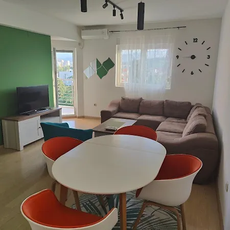 Modern 1 Bedroom Penthouse In Appartement