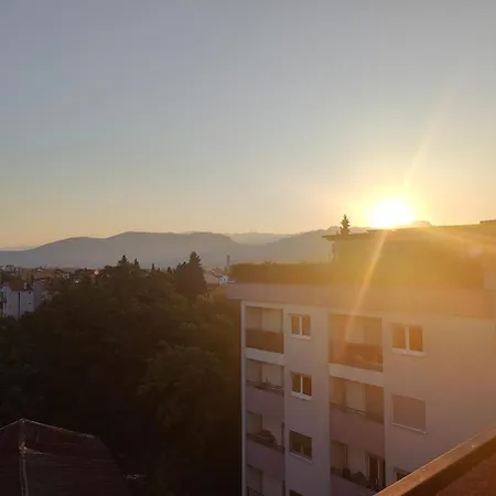 Appartement Modern 1 Bedroom Penthouse In Podgorica