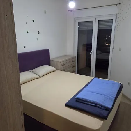 Modern 1 Bedroom Penthouse In Appartement