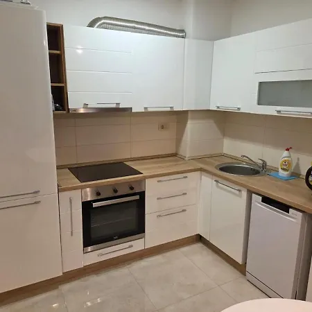 Modern 1 Bedroom Penthouse In