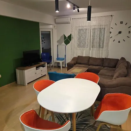 Modern 1 Bedroom Penthouse In Appartement