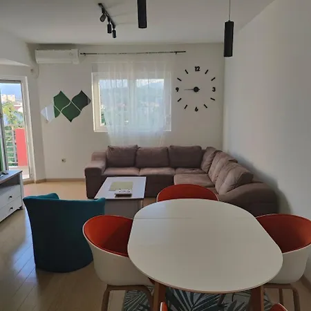 Appartement Modern 1 Bedroom Penthouse In *